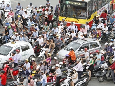 Hơn 4,5 triệu xe m&aacute;y tại H&agrave; Nội sẽ phải đ&oacute;ng ph&iacute; đường bộ. Ảnh: Ngọc Ch&acirc;u
